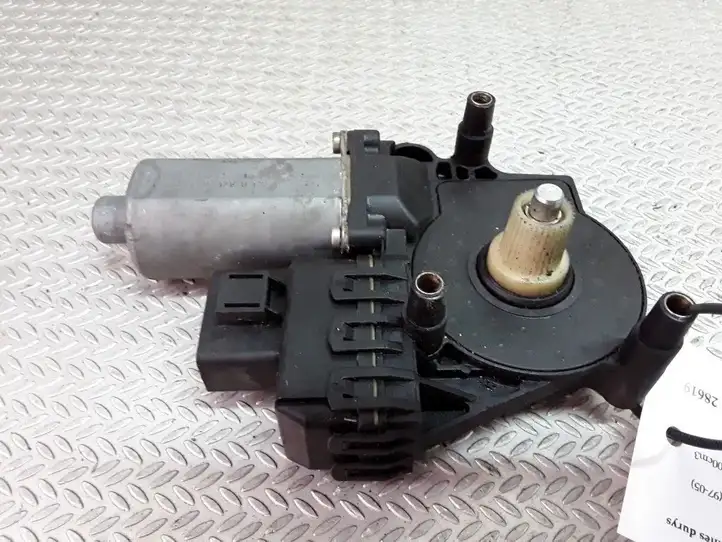 Audi A6 S6 C5 4B (1997 - 2001) 0130821784 Стеклоподъемник задней двери — фото 1