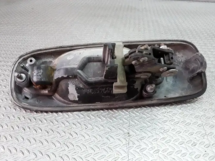 Chrysler Voyager (2001 - 2004) Наружная ручка задней двери — фото 2