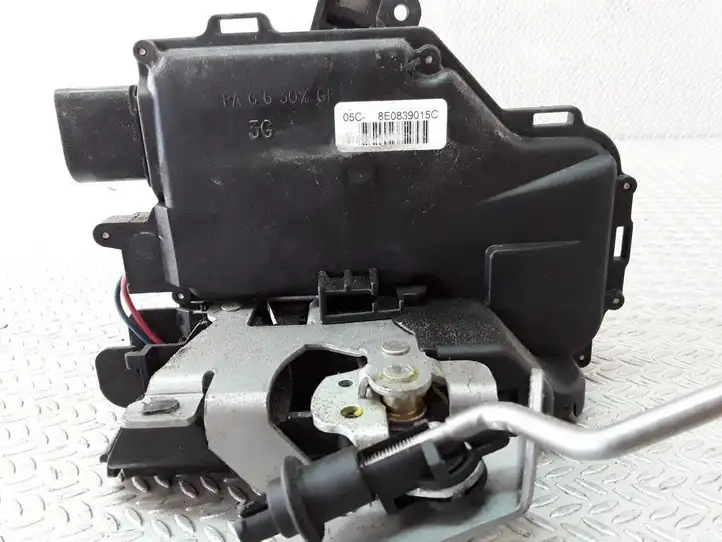 Audi A4 S4 B6 8E 8H (2000 - 2006) 8E0839015C Замок задней двери — фото 1