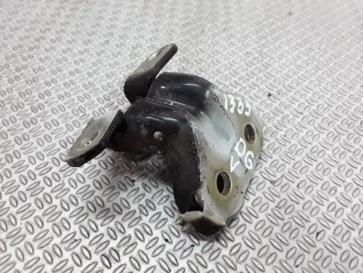 Kia Sorento (2002 - 2006)   Верхняя петля задней двери