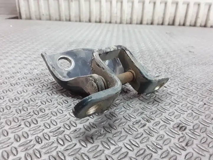 Hyundai Galloper (1997 - 2003)   Верхняя петля задней двери