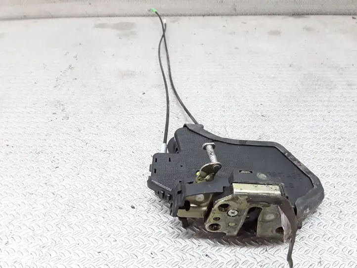 Toyota Corolla Verso E121 (2001 - 2004) Замок задней двери — фото 1