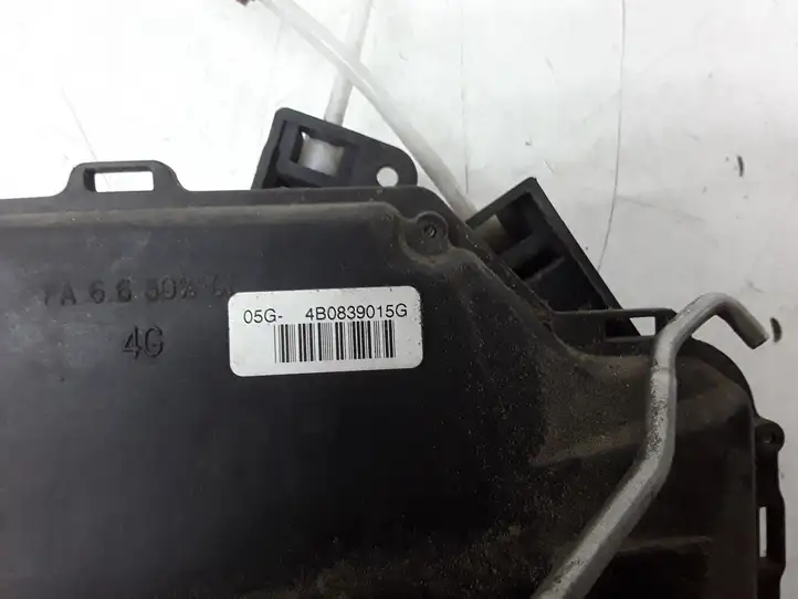 Audi A6 (2001 - 2004)  4B0839015G Замок задней двери