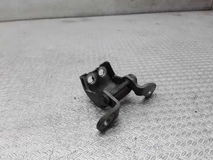 Honda Civic (2006 - 2011)   Верхняя петля задней двери