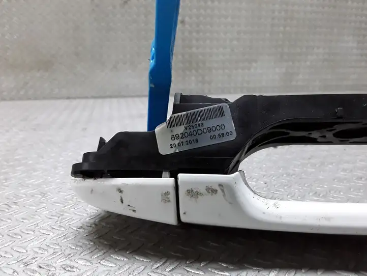Toyota Yaris (2014 - 2019) 692040D09000 Наружная ручка задней двери — фото 2