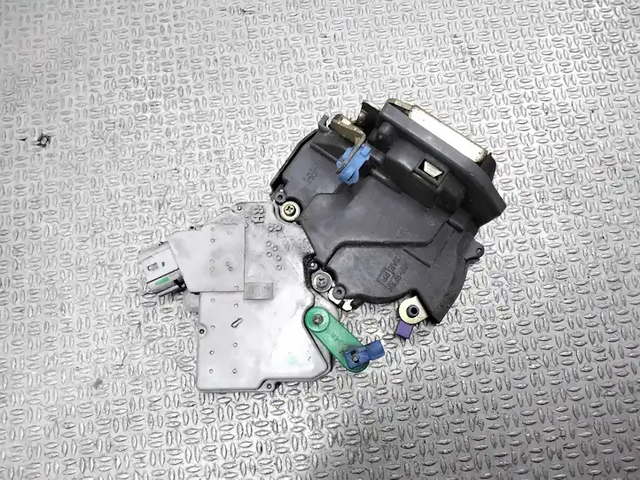 Nissan X-Trail T30 (2001 - 2007) 825528H710 Замок задней двери — фото 2