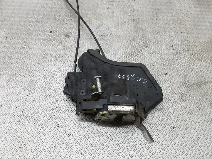 Toyota Corolla Verso E121 (2001 - 2004)   Замок задней двери