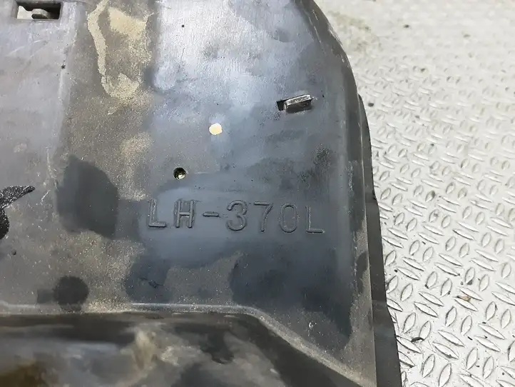 Toyota Avensis Verso (2001 - 2004) LH370L Замок задней двери — фото 2