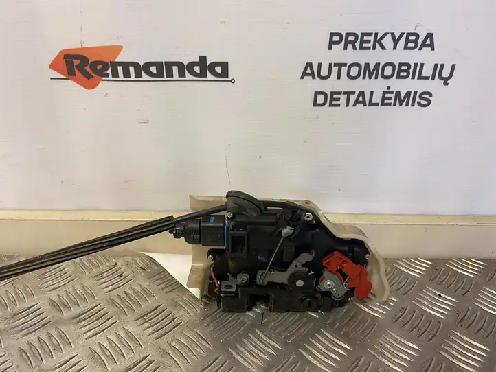 Volkswagen Touran I (2003 - 2010)   Замок задней двери