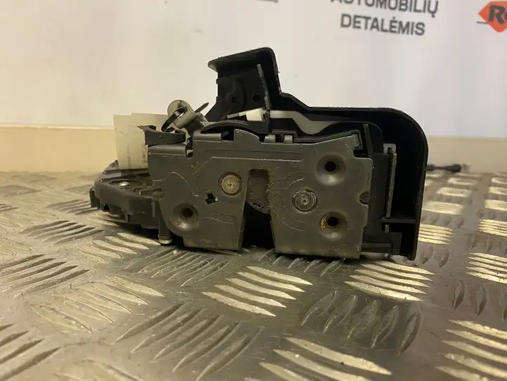 Volvo V50 (2004 - 2008) 993923 Замок задней двери — фото 3