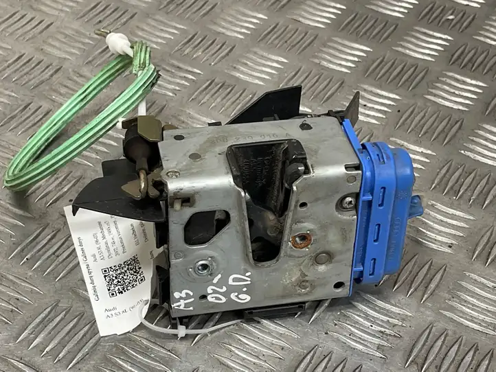 Audi A3/S3 8L (2000 - 2003)  8D0839016A Замок задней двери