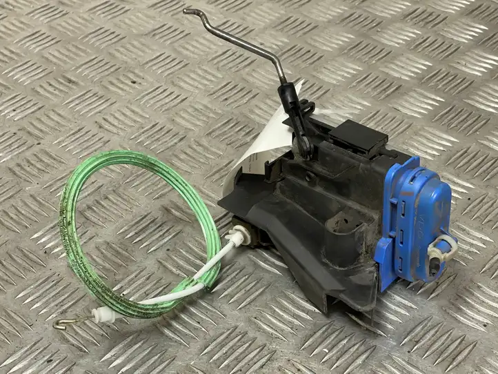 Audi A3/S3 8L (2000 - 2003)  8D0839016A Замок задней двери