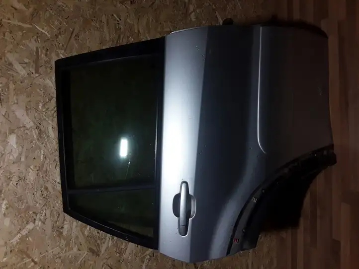 Toyota RAV 4 (XA20) (2000 - 2005)   Задняя дверь