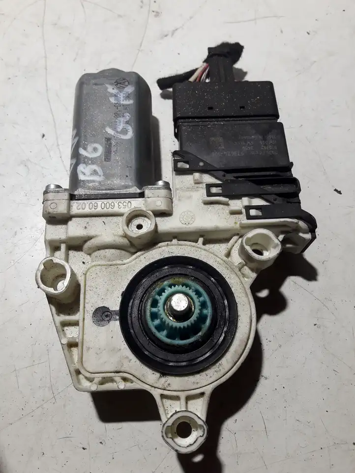 Volkswagen PASSAT B6 (2005 - 2010) 0536006002 Стеклоподъемник задней двери — фото 1