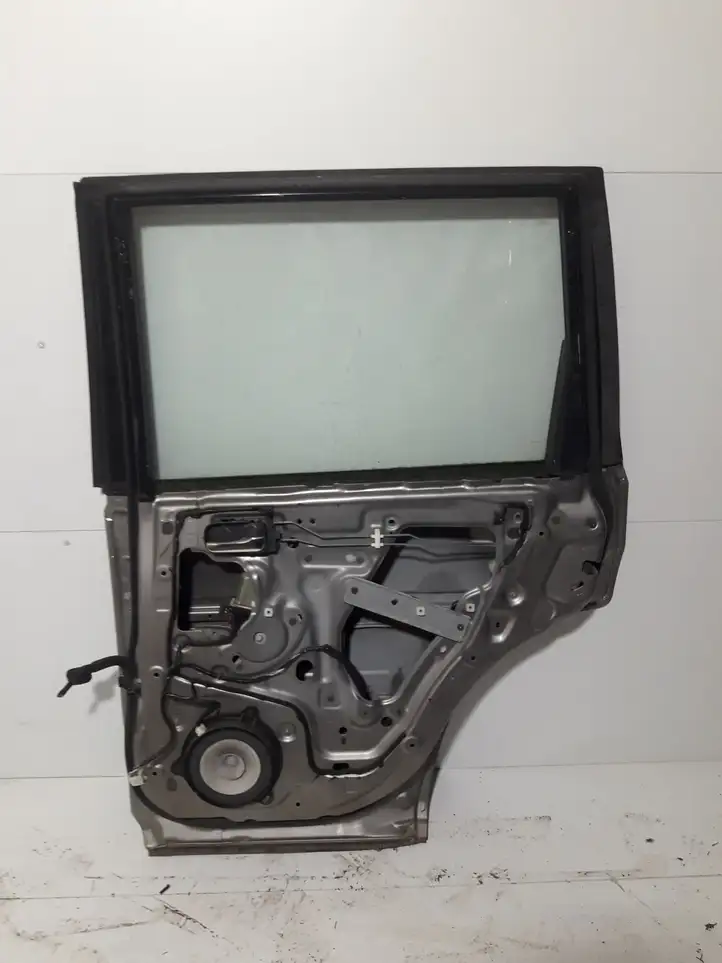 Nissan X-Trail T30 (2001 - 2007)   Задняя дверь