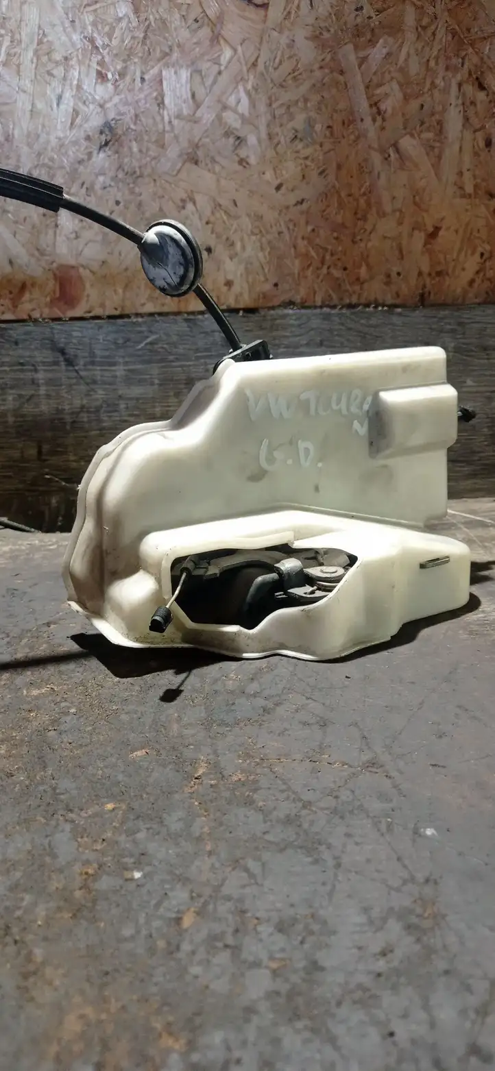 Volkswagen Touran I (2003 - 2010) 1T0839350 Замок задней двери — фото 1
