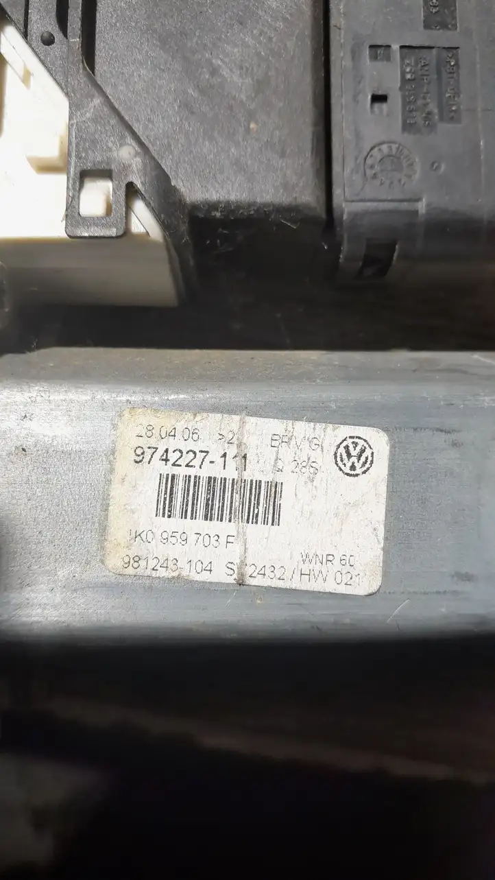 Volkswagen PASSAT B6 (2005 - 2010) 974227111 Стеклоподъемник задней двери — фото 2