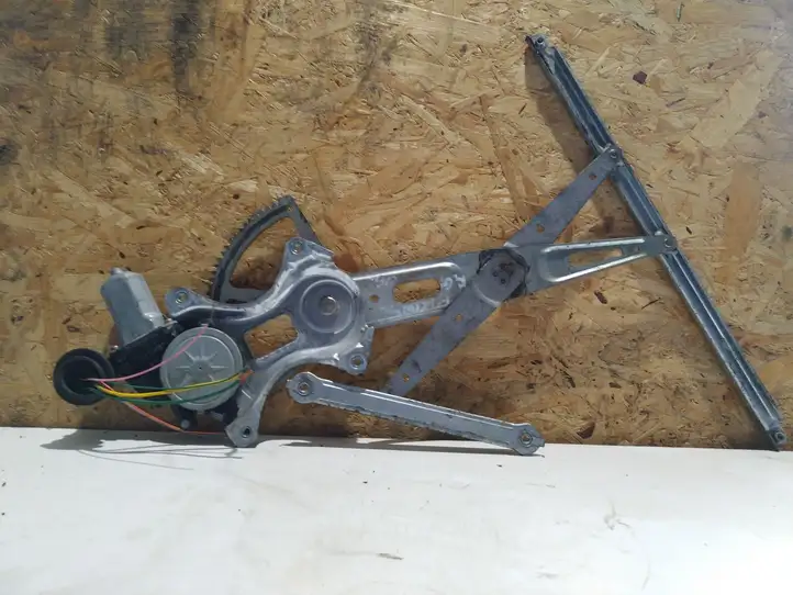 Toyota Prius (XW20) (2003 - 2009)  8571058010 Передний комплект электрического механизма для подъема окна