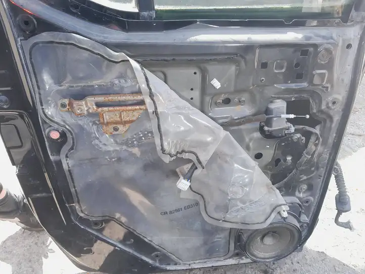 Nissan Navara D40 (2004 - 2015) Задняя дверь — фото 3