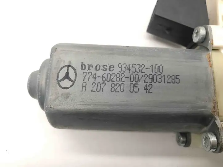 Mercedes-Benz E A207 (2010 - 2017) A2078200542 Стеклоподъемник задней двери — фото 2