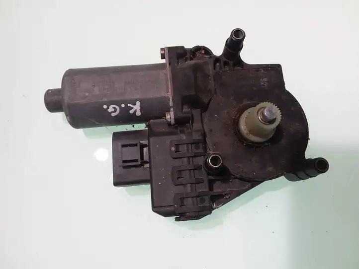 Audi A6 S6 C5 4B (1997 - 2001) 0130821784 Стеклоподъемник задней двери — фото 1