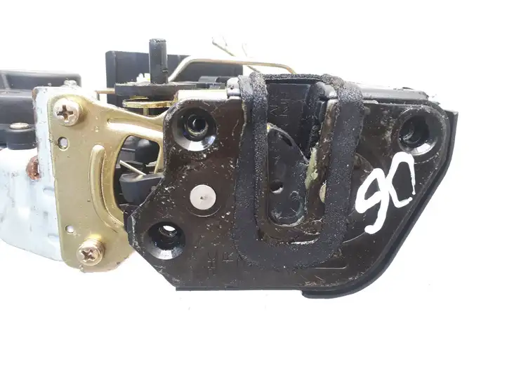 Hyundai Santa Fe (2000 - 2005)   Замок задней двери