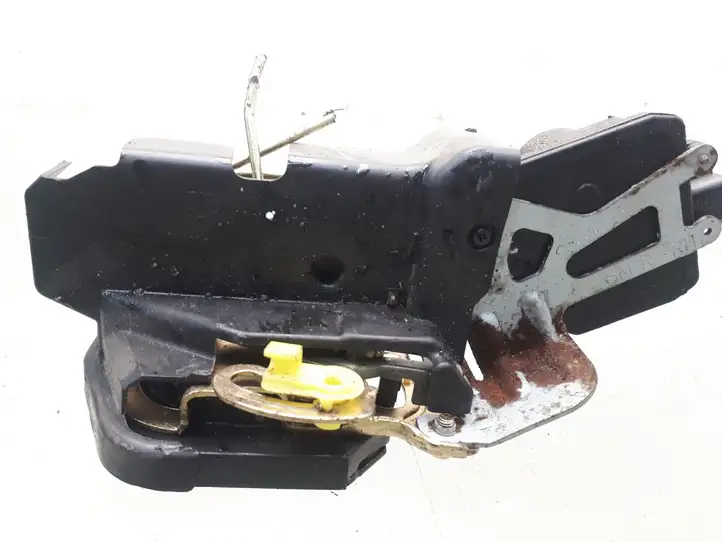 Hyundai Santa Fe (2000 - 2005)   Замок задней двери