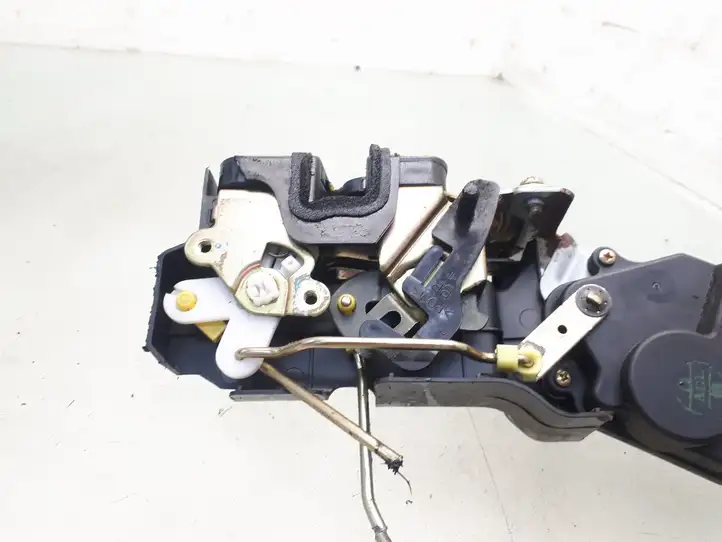 Hyundai Santa Fe (2000 - 2005)   Замок задней двери