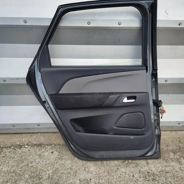 Citroen C4 Grand Picasso (2013 - 2016) Задняя дверь — фото 2