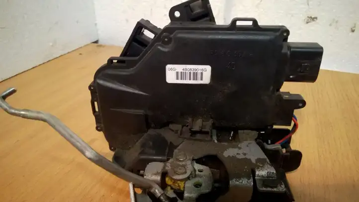 Audi A6 S6 C5 4B (2001 - 2004) 4B0839016G Замок задней двери — фото 5