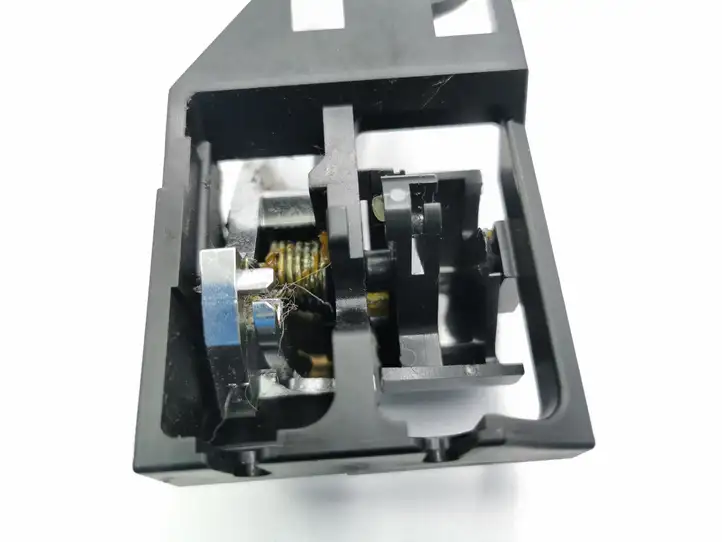 Toyota RAV 4 (XA30) (2006 - 2016)   Внутренняя ручка