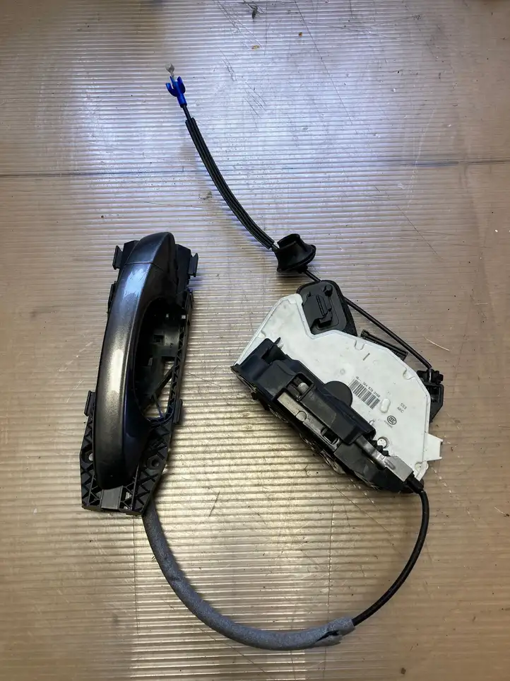 Seat Leon (5F) (2012 - 2019) 5K4839016R Замок задней двери — фото 1
