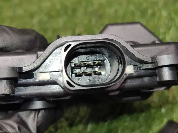 Audi A8 S8 D3 4E (2007 - 2010) 4E0837059 Замок задней двери — фото 2