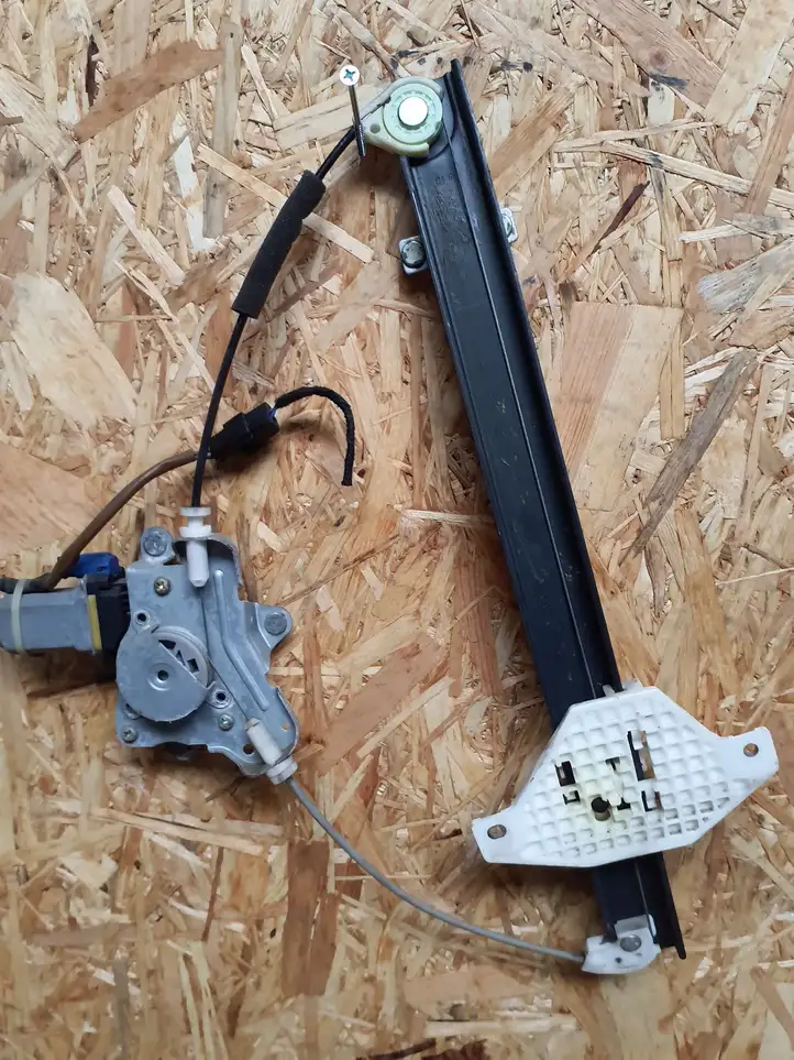 Chevrolet Captiva (2006 - 2011)  96627081 Передний комплект электрического механизма для подъема окна