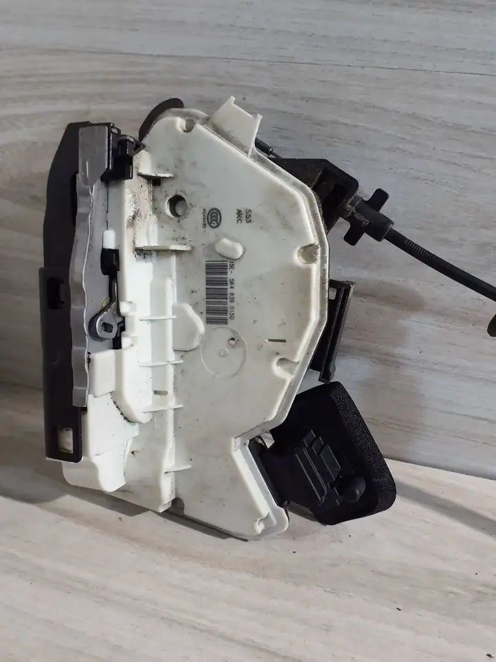 Volkswagen Golf VII (2013 - 2019) 5K4839015Q Замок задней двери — фото 2