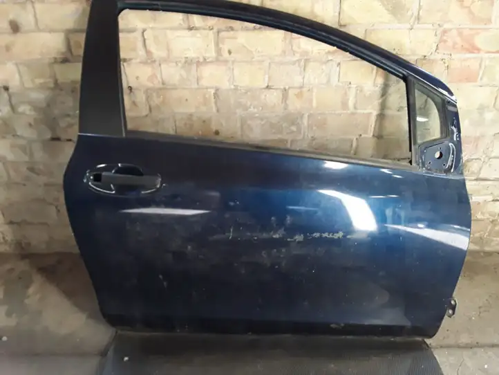 Toyota Yaris (2005 - 2009) Дверь — фото 1