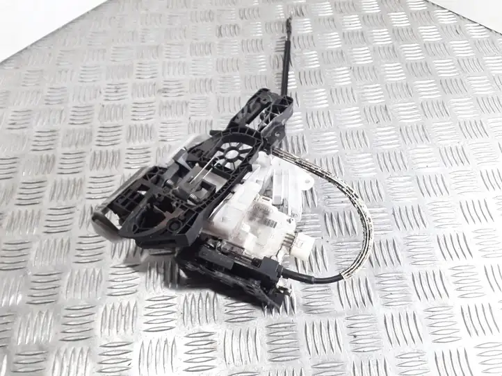 Volkswagen PASSAT B7 (2011 - 2014)   Замок передней двери