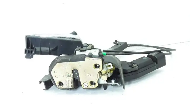 Toyota Corolla E120 E130 (2000 - 2004) Замок задней двери — фото 1