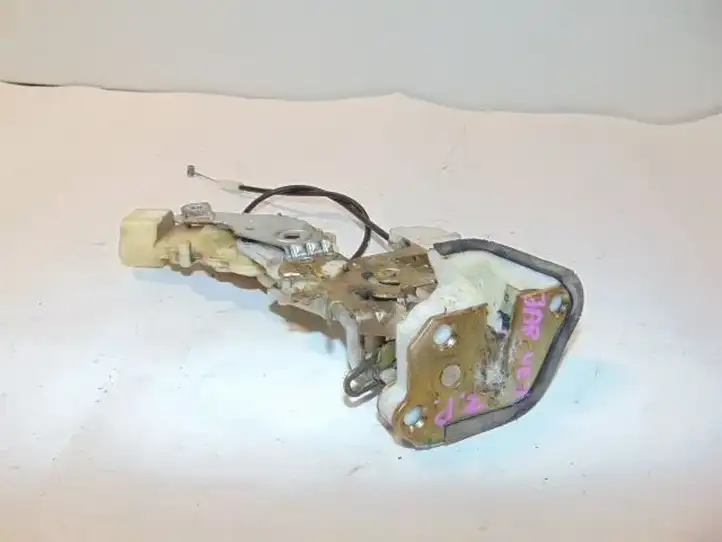 Toyota Yaris Verso (1999 - 2005) 6933052170 Замок задней двери — фото 1