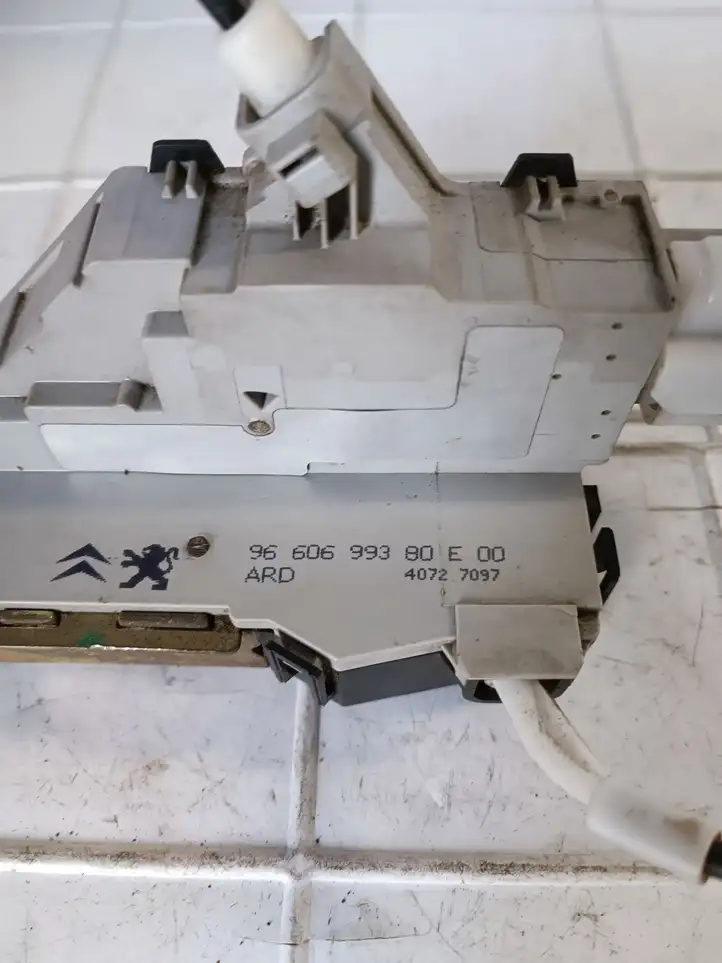 Peugeot 407 (2004 - 2011) 9660699380 Замок задней двери — фото 3