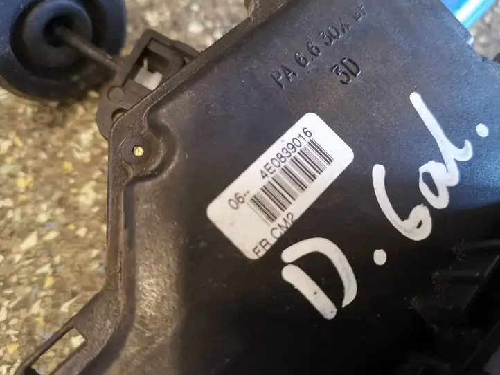 Audi A8 (2005 - 2007)  4E0839016 Замок задней двери