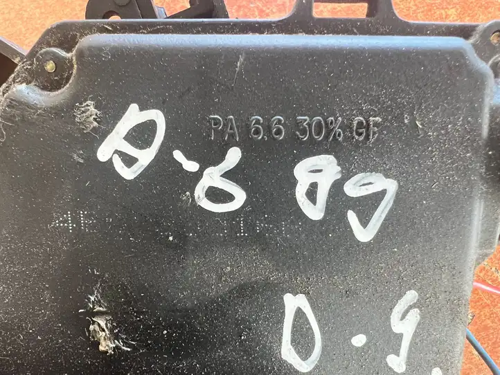Audi A6 S6 C5 4B (1997 - 2001) 4B0839016B Замок задней двери — фото 4
