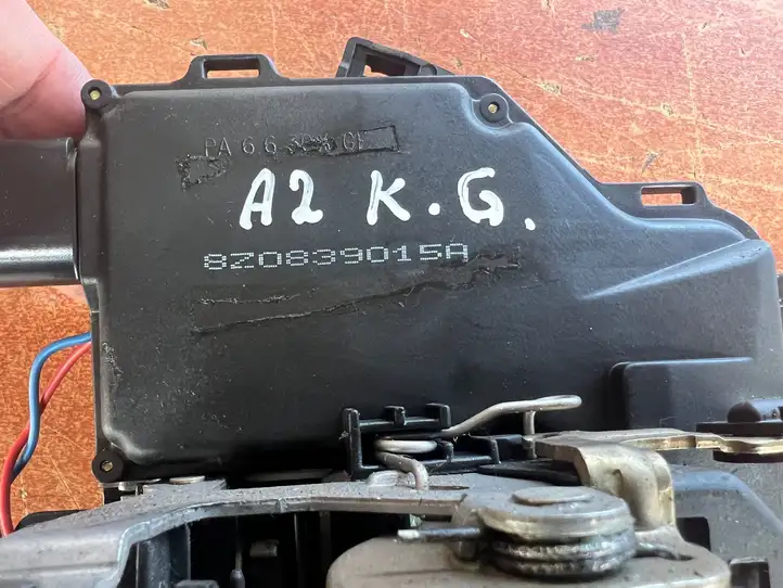 Audi (1999 - 2007) 8Z0839015A Замок задней двери — фото 3