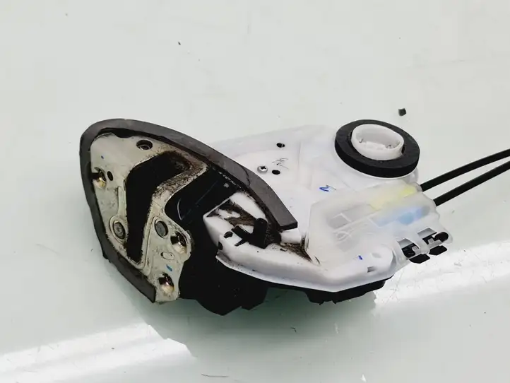 Toyota Aygo AB40 (2014 - 2018) Замок задней двери — фото 3