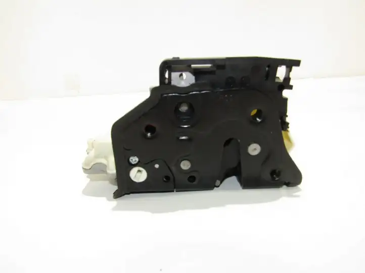 Volkswagen Tiguan (2007 - 2011)   Замок задней двери