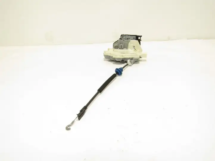 Volkswagen Tiguan (2007 - 2011) Замок задней двери — фото 1