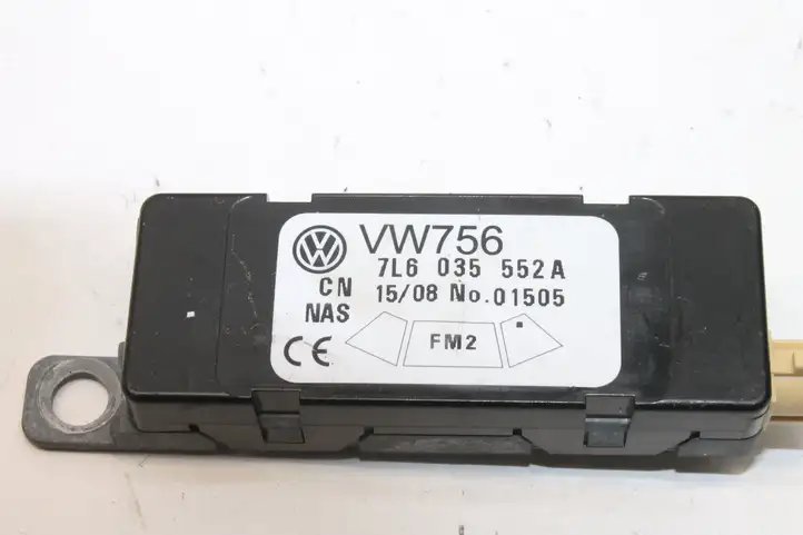 Volkswagen Touareg I (2002 - 2010) 7L6035552A Усилитель антенны — фото 5