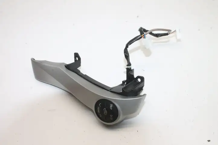 Toyota Prius (XW30) (2009 - 2015) F70CV481 Кнопки на рулевом колесе — фото 2