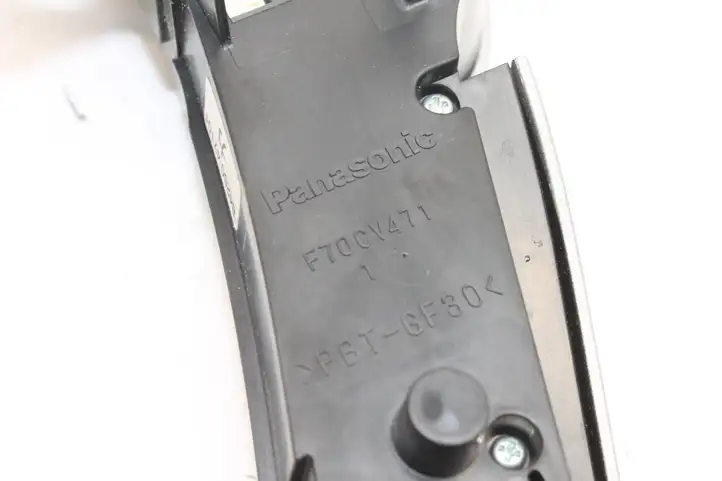 Toyota Prius (XW30) (2009 - 2015) F70CV471 Кнопки на рулевом колесе — фото 5