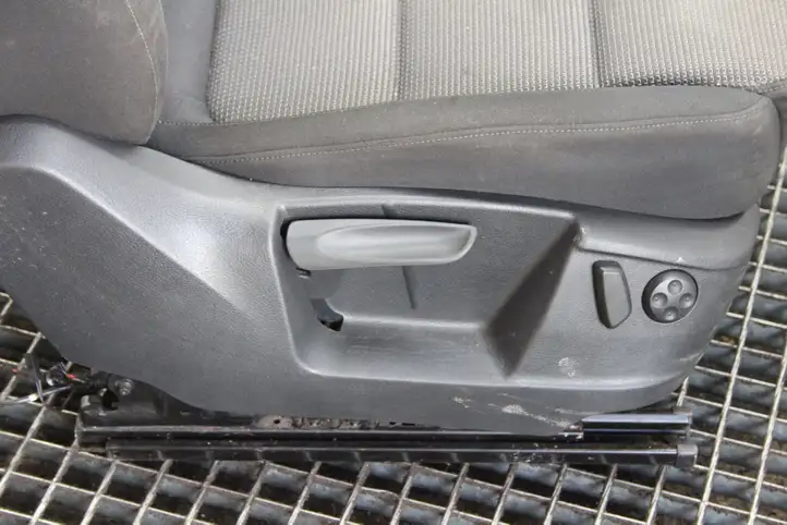 Volkswagen Sharan (2010 - 2015) Переднее сиденье пассажира — фото 3